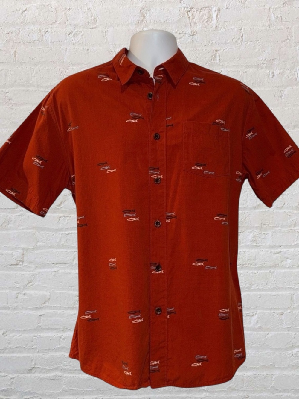 Quiksilver Waterman Fishing Print Button-Up Large Red Short Sleeve Shirt